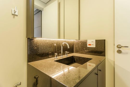 Venda de apartamento mobiliado, 2 quartos, closet e aceita pets. — Banheiro da Suíte 2