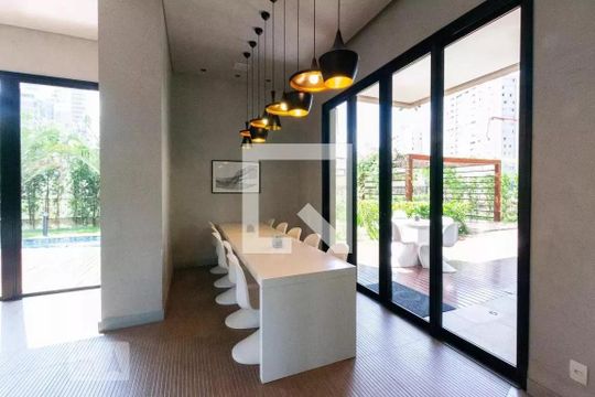 Venda de apartamento mobiliado, 2 quartos, closet e aceita pets. — Área comum - Salão de festas