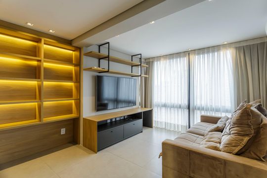 Venda de apartamento mobiliado, 2 quartos, closet e aceita pets. — Sala