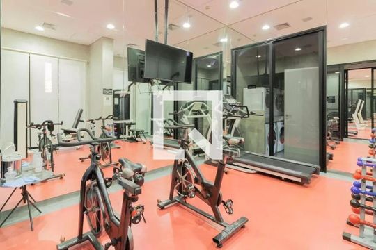 Venda de apartamento mobiliado, 2 quartos, closet e aceita pets. — Área comum - Academia