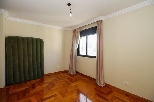 Comprar apartamento no Paraíso: 5 quartos, piscina e churrasqueira no condomínio. — Suíte 4