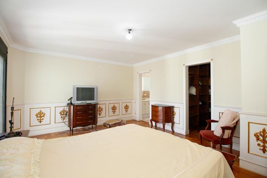 Comprar apartamento no Paraíso: 5 quartos, piscina e churrasqueira no condomínio. — Suíte 5