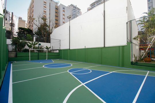 Comprar apartamento no Paraíso: 5 quartos, piscina e churrasqueira no condomínio. — Área Comum - Quadra Poliesportiva