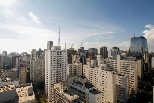 Comprar apartamento no Paraíso: 5 quartos, piscina e churrasqueira no condomínio. — Vista da Piscina (Cobertura)