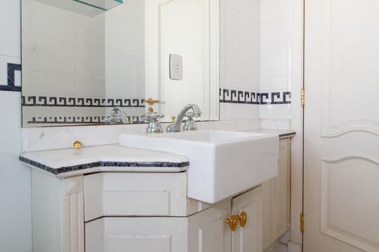 Comprar apartamento no Paraíso: 5 quartos, piscina e churrasqueira no condomínio. — Banheiro da Suíte 5