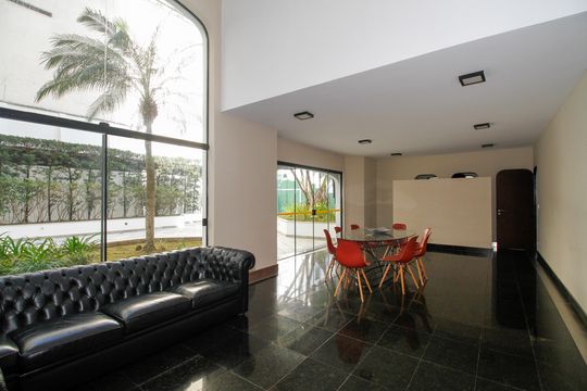 Comprar apartamento no Paraíso: 5 quartos, piscina e churrasqueira no condomínio. — Área Comum - Salão de Festas