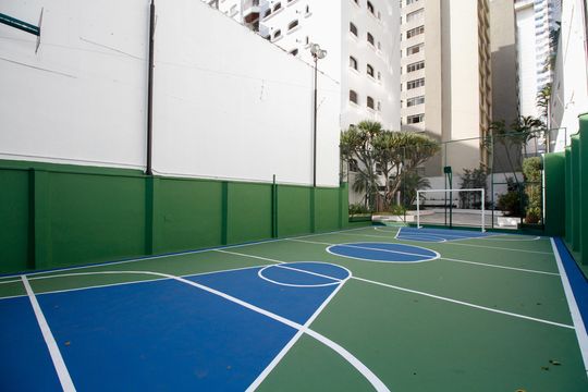 Comprar apartamento no Paraíso: 5 quartos, piscina e churrasqueira no condomínio. — Área Comum - Quadra Poliesportiva