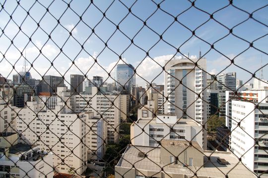 Comprar apartamento no Paraíso: 5 quartos, piscina e churrasqueira no condomínio. — Vista do Quarto 1