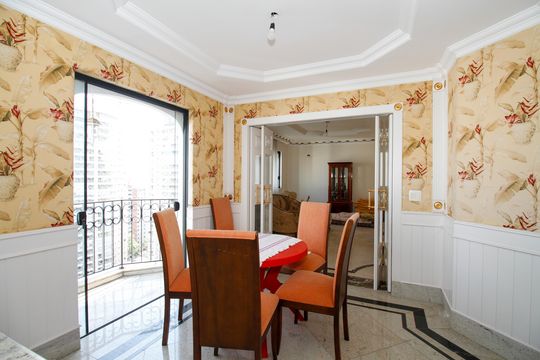 Comprar apartamento no Paraíso: 5 quartos, piscina e churrasqueira no condomínio. — Copa 1