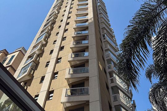 Venda de apartamento mobiliado na Vila Olímpia com 2 quartos e varanda gourmet. — Fachada