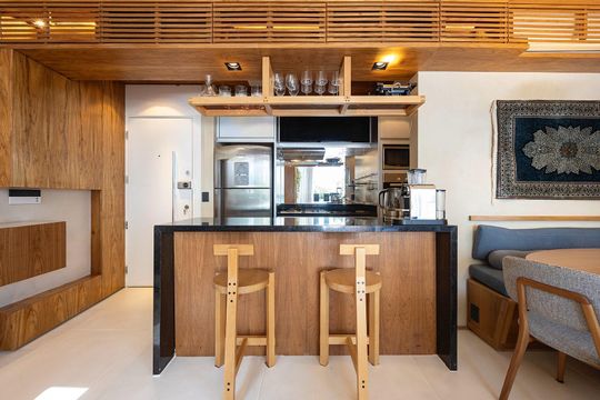 Venda de apartamento mobiliado na Vila Olímpia com 2 quartos e varanda gourmet. — Cozinha