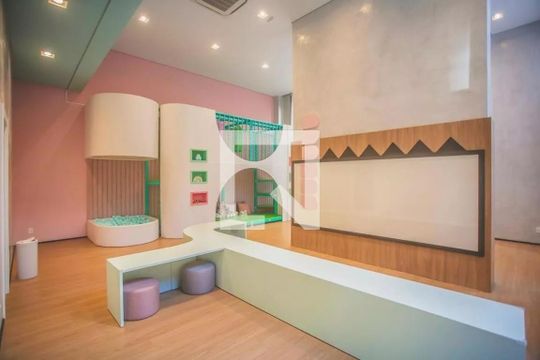 Apartamento mobiliado com 3 quartos, piscina, churrasqueira e varanda na Vila Clementino, para comprar. — Brinquedoteca