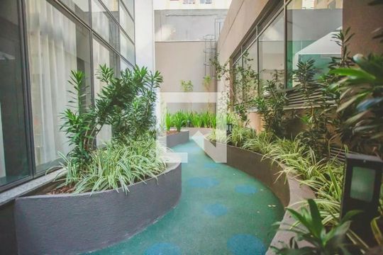 Apartamento mobiliado com 3 quartos, piscina, churrasqueira e varanda na Vila Clementino, para comprar. — Área comum