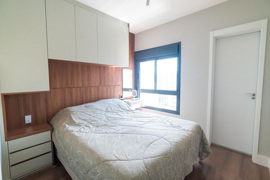 Apartamento mobiliado com 3 quartos, piscina, churrasqueira e varanda na Vila Clementino, para comprar. — Suite
