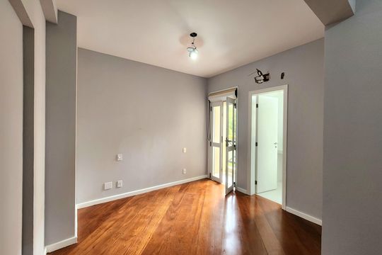 Casa em condomínio para comprar em Indianópolis com 3 suítes e varanda. — Suíte 3