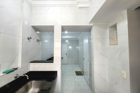 Casa em condomínio para comprar em Indianópolis com 3 suítes e varanda. — Área de Serviço