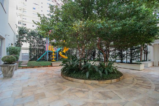 Comprar apartamento mobiliado de 2 quartos no Jardim Paulista com varanda e pets permitidos. — Área comum - Academia