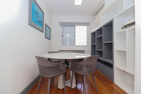 Comprar apartamento mobiliado de 2 quartos no Jardim Paulista com varanda e pets permitidos. — Sala de Jantar