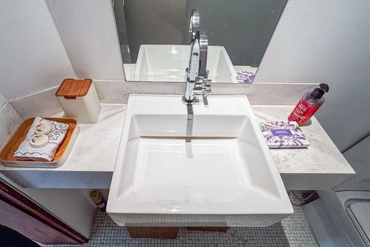 Venda de apartamento com 3 quartos. Oportunidades únicas de venda. — Banheiro social