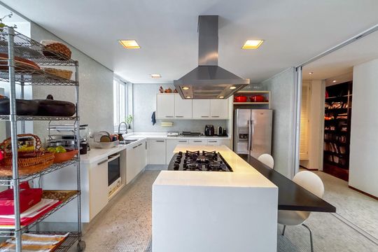 Venda de apartamento com 3 quartos. Oportunidades únicas de venda. — Cozinha