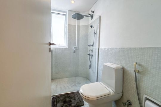 Venda de apartamento com 3 quartos. Oportunidades únicas de venda. — Banheiro da Suíte 2