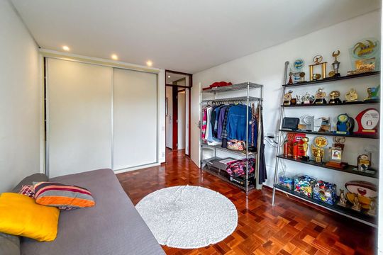 Venda de apartamento com 3 quartos. Oportunidades únicas de venda. — Quarto