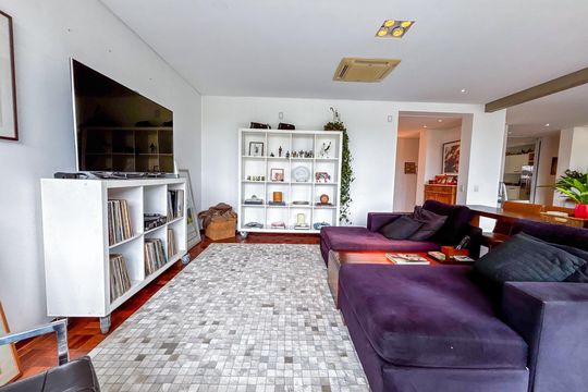 Venda de apartamento com 3 quartos. Oportunidades únicas de venda. — Sala