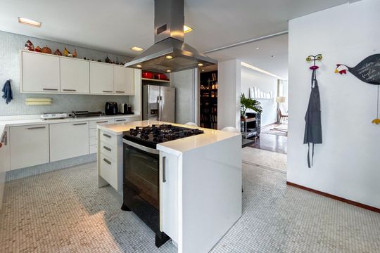 Venda de apartamento com 3 quartos. Oportunidades únicas de venda. — Cozinha