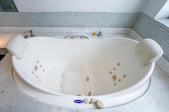 Venda de apartamento com 3 quartos. Oportunidades únicas de venda. — Banheiro da Suíte
