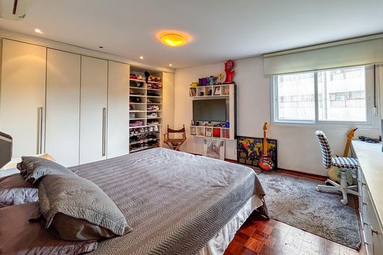 Venda de apartamento com 3 quartos. Oportunidades únicas de venda. — Suíte 2