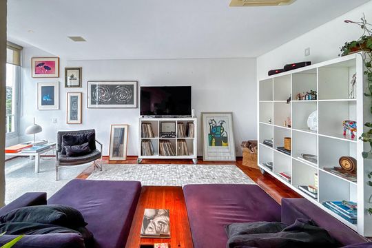 Venda de apartamento com 3 quartos. Oportunidades únicas de venda. — Sala