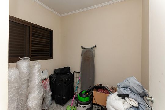 Apartamento mobiliado para comprar com 4 suítes, varanda, closet e garden. — Área de Serviço