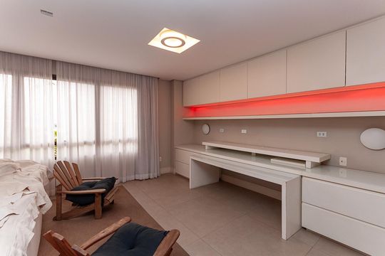 Apartamento mobiliado para comprar com 4 suítes, varanda, closet e garden. — Cobertura