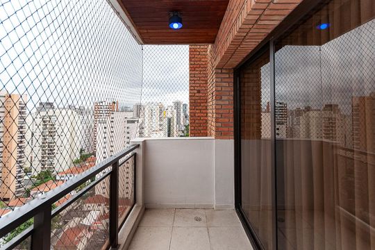Apartamento mobiliado para comprar com 4 suítes, varanda, closet e garden. — Varanda