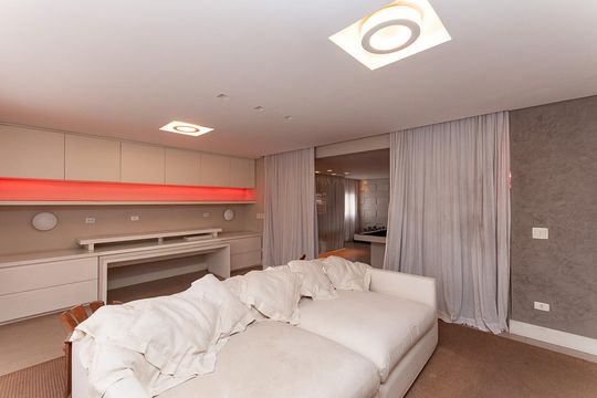 Apartamento mobiliado para comprar com 4 suítes, varanda, closet e garden. — Cobertura