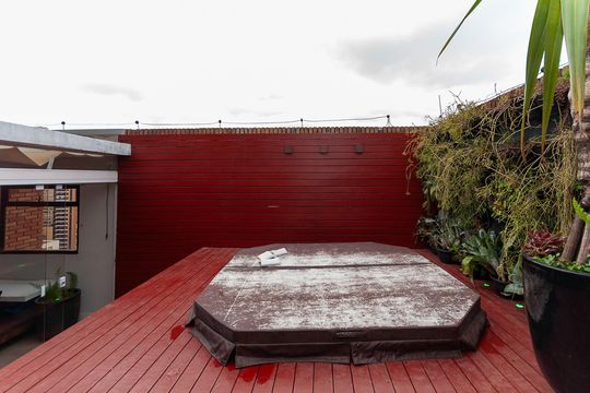 Apartamento mobiliado para comprar com 4 suítes, varanda, closet e garden. — Jacuzzi