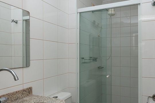 Apartamento mobiliado para comprar com 4 suítes, varanda, closet e garden. — Área de Serviço