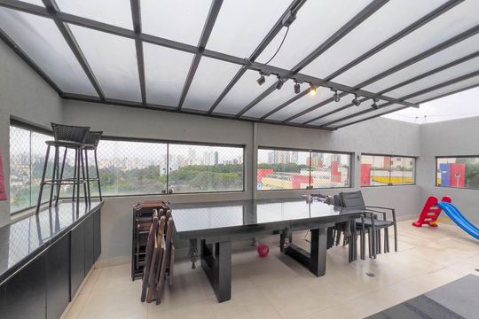 Venda de apartamento mobiliado com 4 quartos, 1 suíte, varanda e churrasqueira no condomínio. — Área comum