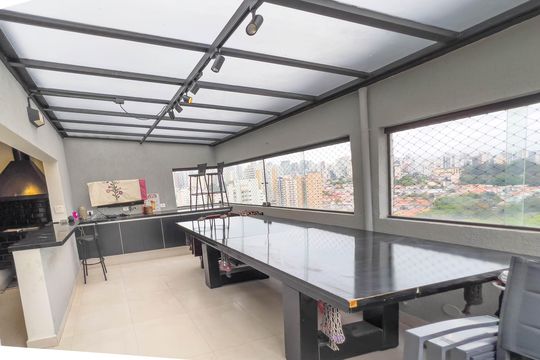 Venda de apartamento mobiliado com 4 quartos, 1 suíte, varanda e churrasqueira no condomínio. — Área comum