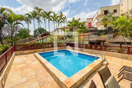 Venda de apartamento mobiliado com 4 quartos, 1 suíte, varanda e churrasqueira no condomínio. — Área comum
