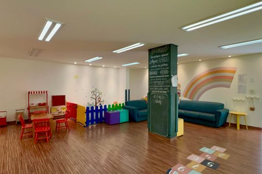Apartamento na Vila Madalena com 3 quartos, varanda e academia. Ideal para comprar. — Área comum - Brinquedoteca