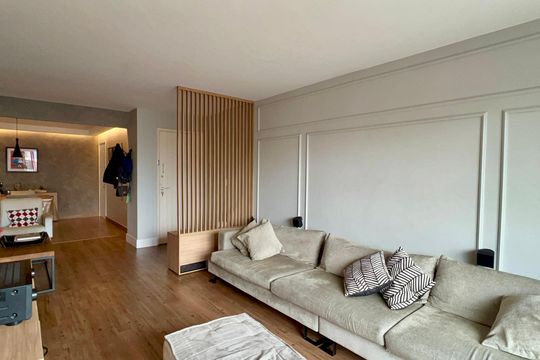 Apartamento na Vila Madalena com 3 quartos, varanda e academia. Ideal para comprar. — Sala de TV
