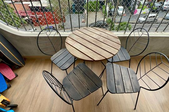 Apartamento na Vila Madalena com 3 quartos, varanda e academia. Ideal para comprar. — Varanda da Sala de TV