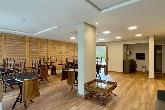 Apartamento na Vila Madalena com 3 quartos, varanda e academia. Ideal para comprar. — Área comum - Salão de festas