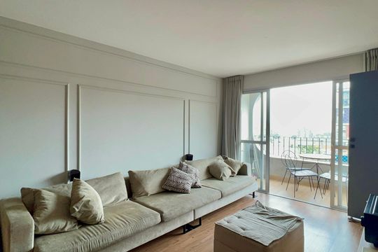 Apartamento na Vila Madalena com 3 quartos, varanda e academia. Ideal para comprar. — Sala de TV