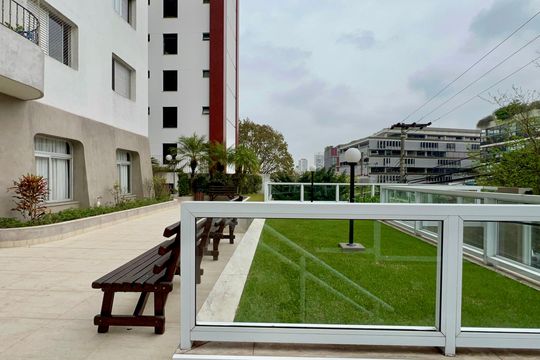 Apartamento na Vila Madalena com 3 quartos, varanda e academia. Ideal para comprar. — Área comum