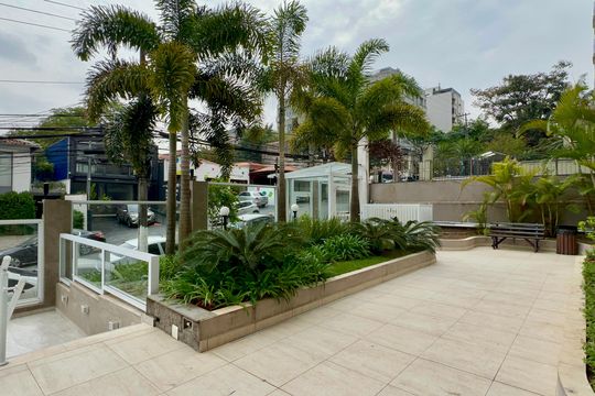 Apartamento na Vila Madalena com 3 quartos, varanda e academia. Ideal para comprar. — Área comum