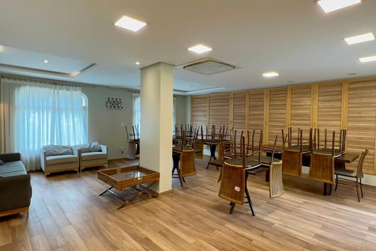 Apartamento na Vila Madalena com 3 quartos, varanda e academia. Ideal para comprar. — Área comum - Salão de festas