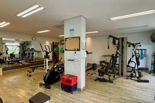 Apartamento na Vila Madalena com 3 quartos, varanda e academia. Ideal para comprar. — Área comum - Academia