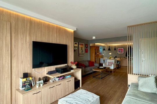 Apartamento na Vila Madalena com 3 quartos, varanda e academia. Ideal para comprar. — Sala de TV